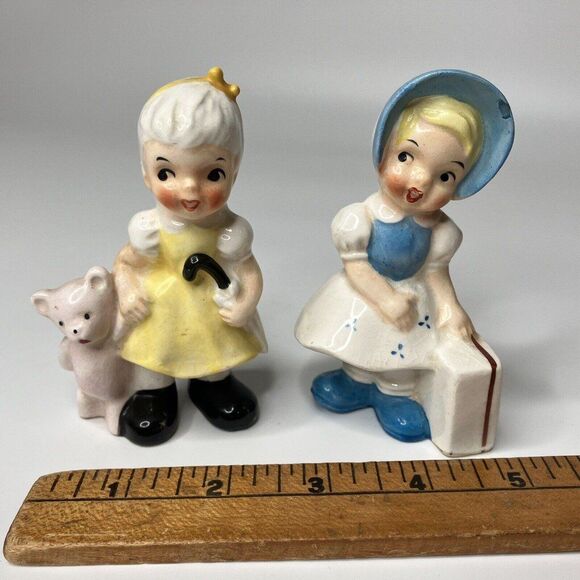Ucagco Vtg Figurine Set of 2 Girls Yellow Teddy Bear Blue Bonnet Suitcase READ - Picture 9 of 9